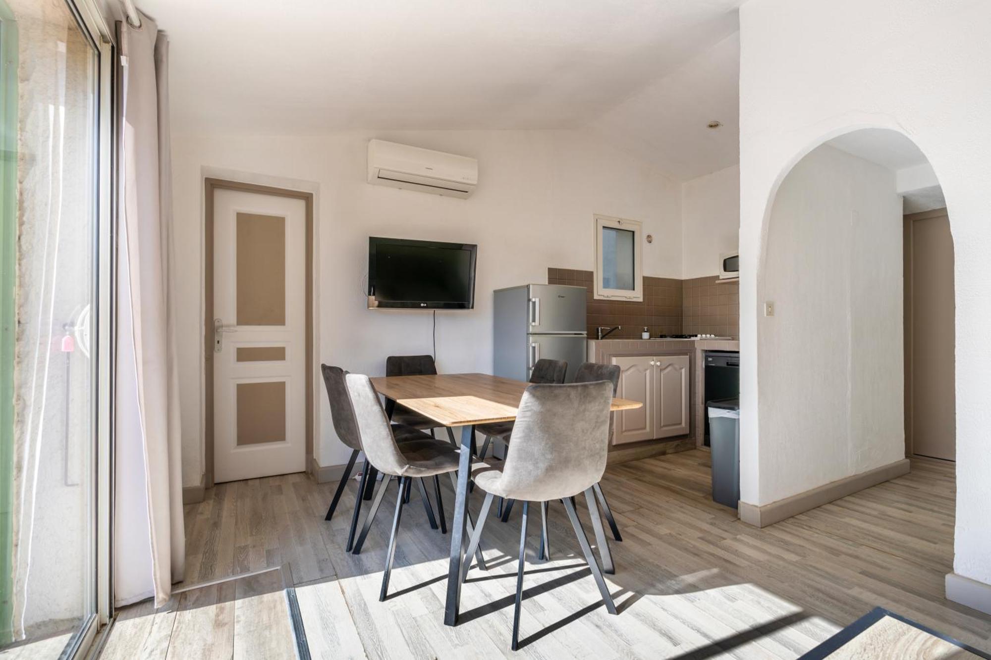 بورتو فيكشْيو Residence Domaine De Caranella الغرفة الصورة